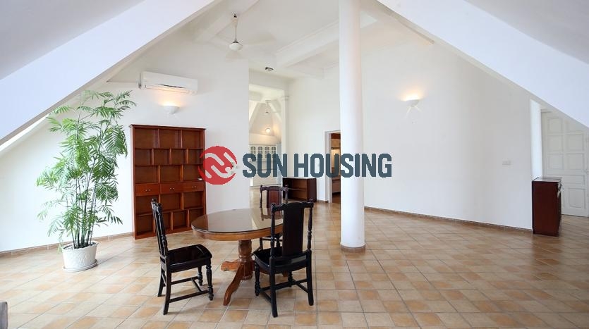 Hanoi in style with this modern Quang An apartment.