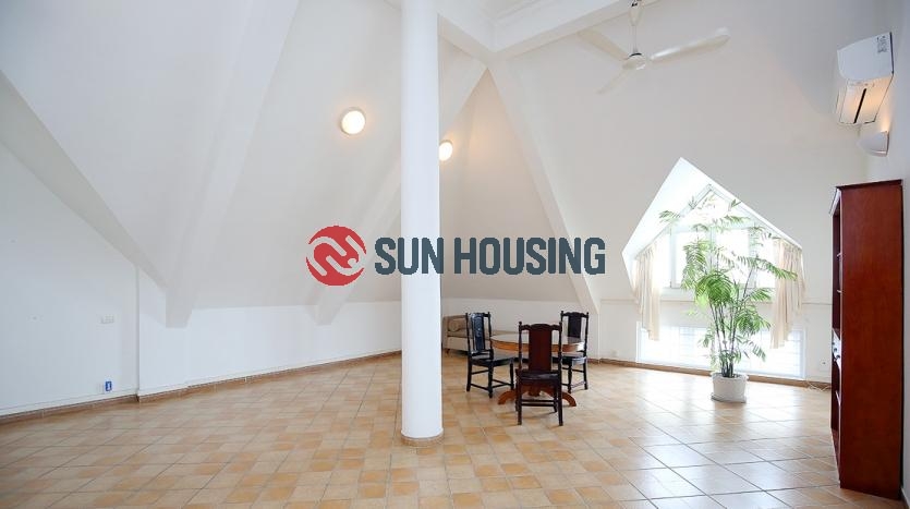 Hanoi in style with this modern Quang An apartment.