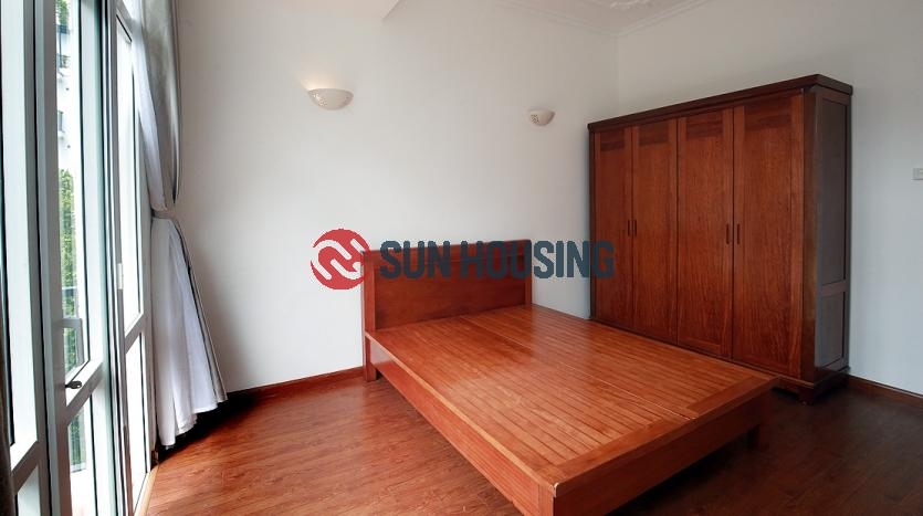 Quick access to Xuan Dieu, Quang an apartment $700/month, 110m2, 2 bedrooms, 2 bathrooms