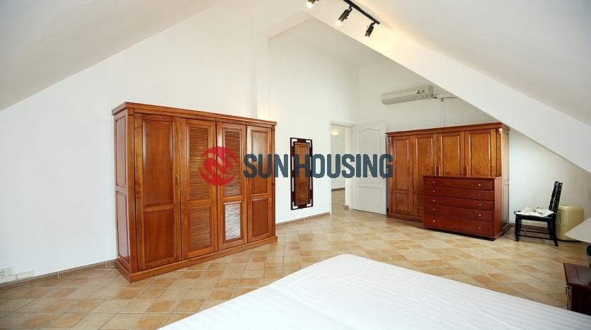 Hanoi in style with this modern Quang An apartment.