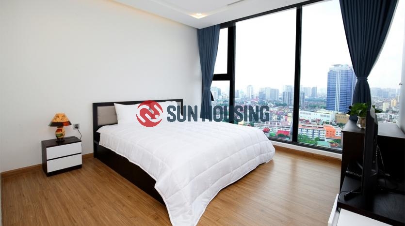 Good quality Metropolis 3 bedroom apartment on the high floor for rent