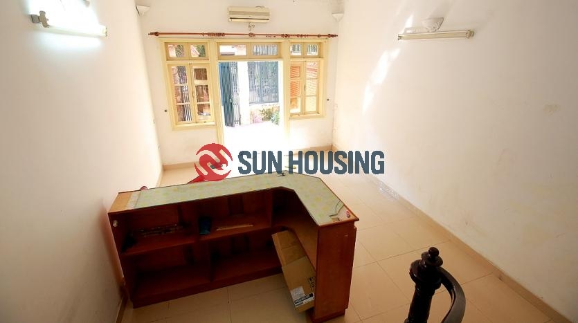 Unfurnished house in Tay Ho for rent for $800