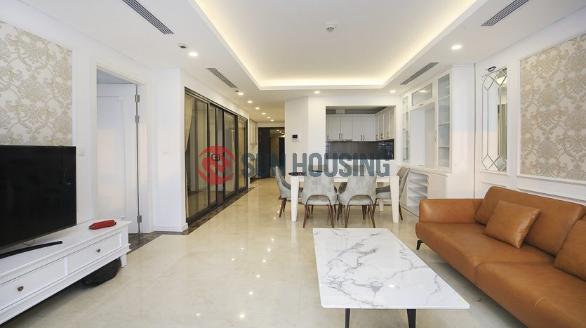 Come experience Hanoi from this apartment in D Le Roi Soleil!
