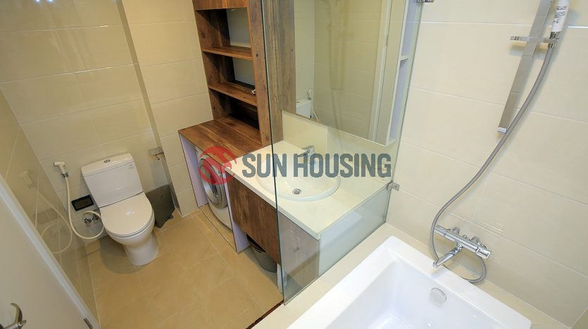 Brand-new Tay Ho apartment for rent. 1 bedroom. 550. Good design.
