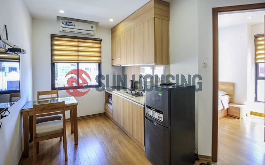 Convenient Hanoi apartment for a good price. Complete kitchen.