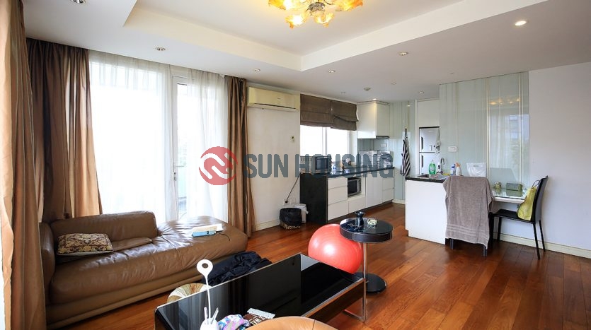 Good price Tay Ho 1 bedroom apartment with large balcony in To Ngoc Van