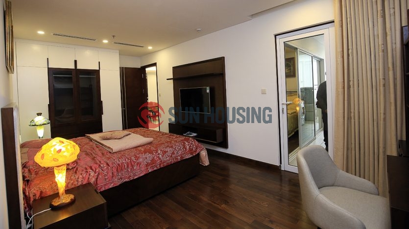 Fully furnished 3 bedroom apartment in Aqua Central for rent with good price.