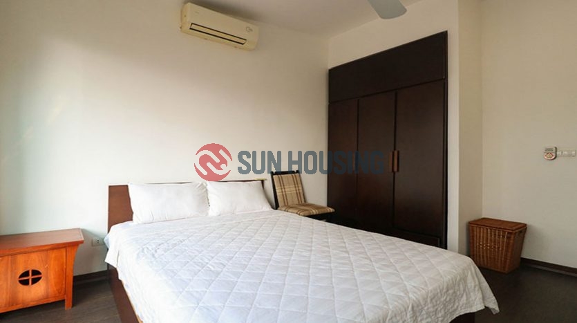 Nice serviced apartment 2 bedrooms is quite a space, has good natural light in Kim Ma street (1)