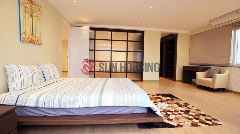 Service apartment pretty view 2 bedrooms in To Ngoc Van for lease