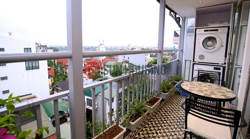 Service apartment pretty view 2 bedrooms in To Ngoc Van for lease