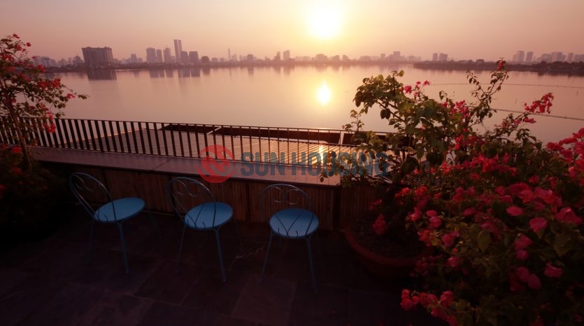 West lake view 2 bedrooms serviced apartment in Yen Phu village to rent