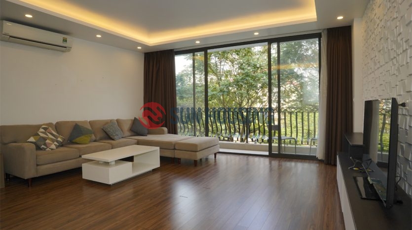 Westlake view 2 bedrooms service apartment in Yen Phu street to rent
