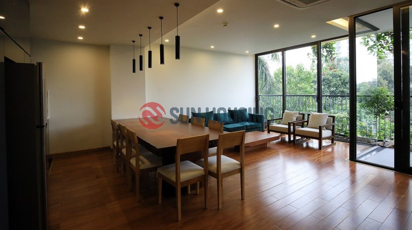 A tropical balcony 2 bedrooms apartment for rent in Tay Ho (West lake)