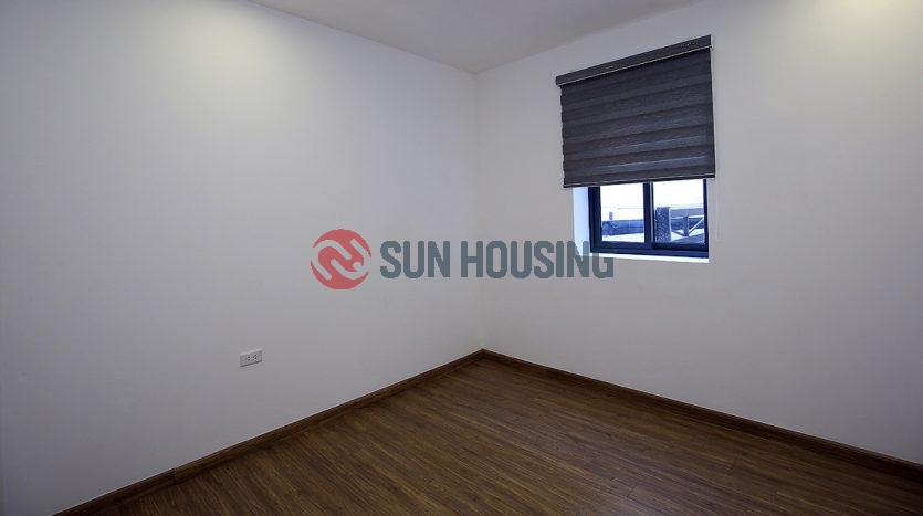 Main road Xuan Dieu 3 bedroom apartment for rent. Newly condition. Center location.