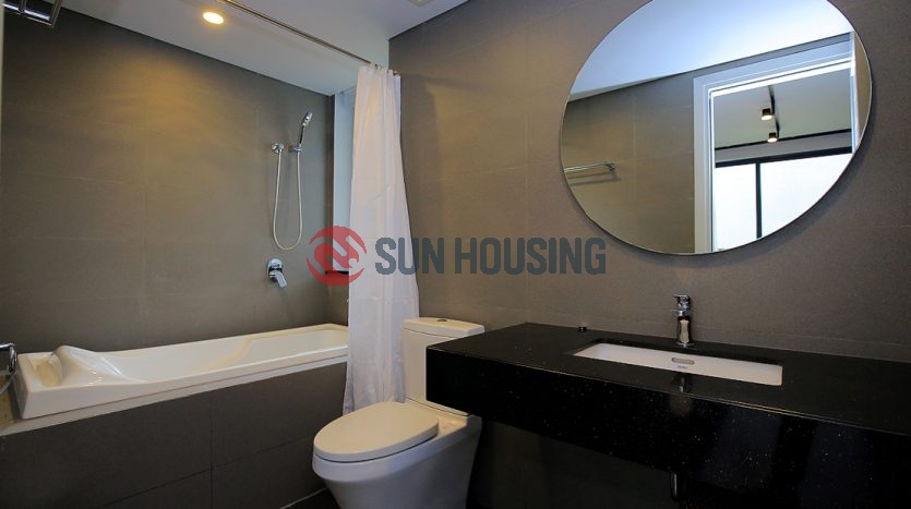 Nice view 2 bedroom apartment in Tu Hoa, Tay Ho for rent