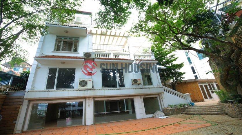 A spacious house in Tay Ho, suitable for a restaurant/company office.