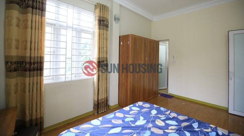 An ideal shared house in Tay Ho for rent. 124 Au Co. Near local market.