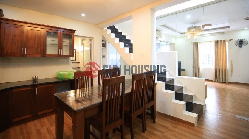 2 bedrooms beautiful house in Au Co street to rent