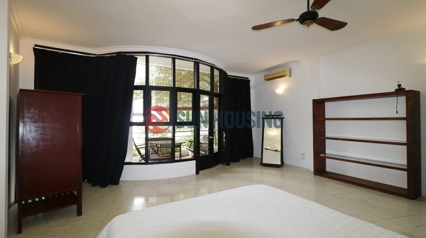 2 bedrooms duplex for rent in Truc Bach (Ba Dinh District) (1)