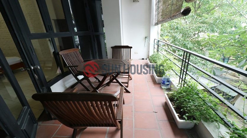 2 bedrooms duplex for rent in Truc Bach (Ba Dinh District) (1)