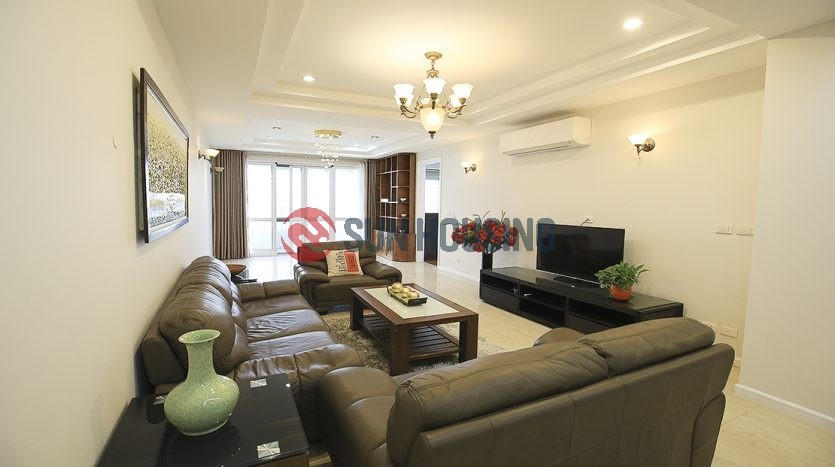 The apartment has 3 bedroom, 145m² in a total of living space located in Ciputra.
