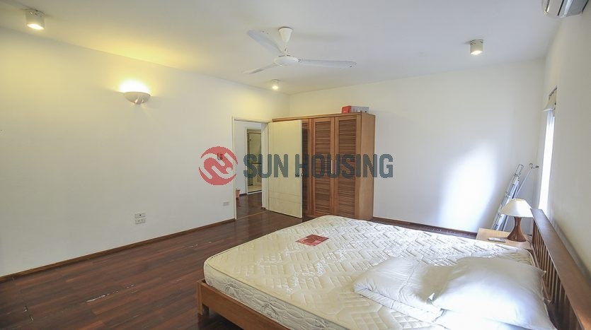 A spacious 2 bedroom apartment in Tay Ho center, 4 floor, no lift but good price