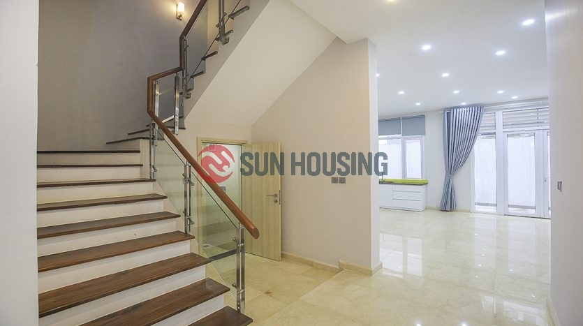 The new villa has 5 bedrooms, 250m² in a total of living space located in K block, Ciputra.