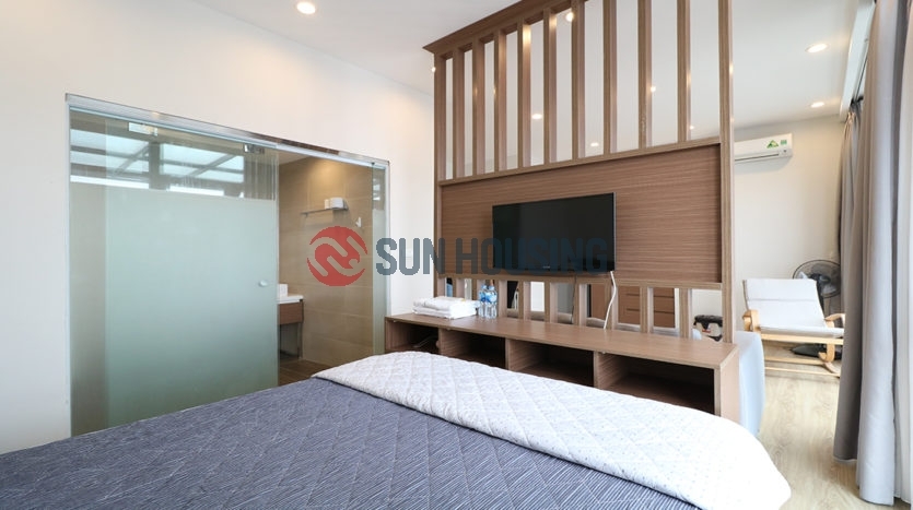 Large balcony lake view 1 bedroom apartment in Nguyen Dinh Thi, Westlake