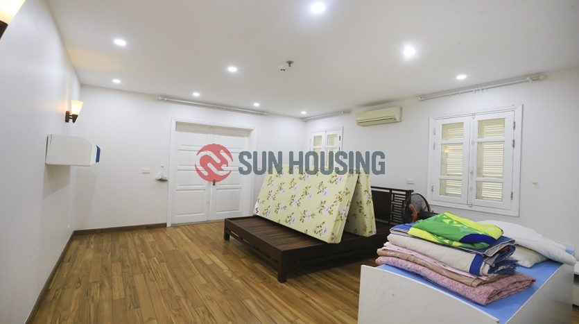 Modern, larger and new villa 5 bedrooms in T block Ciputra for rent
