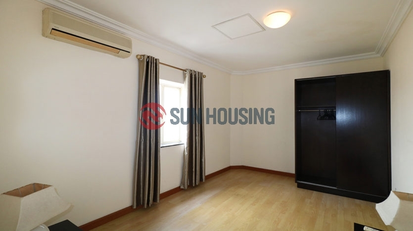 Apartment for rent in Trieu Viet Vuong street on the high floor, 2 bedrooms fully furnished.
