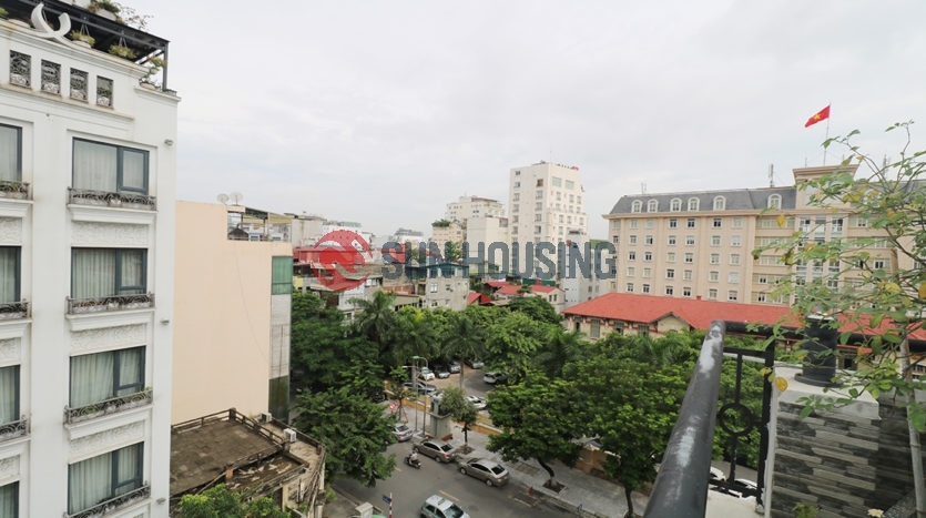 City view unique studio apartment in Trieu Viet Vuong street for rent