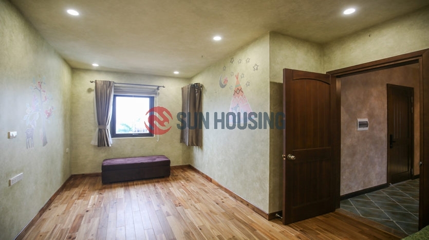 Quality lake view duplex 3 bedroom apartment in Tay Ho for rent, extra-large balcony