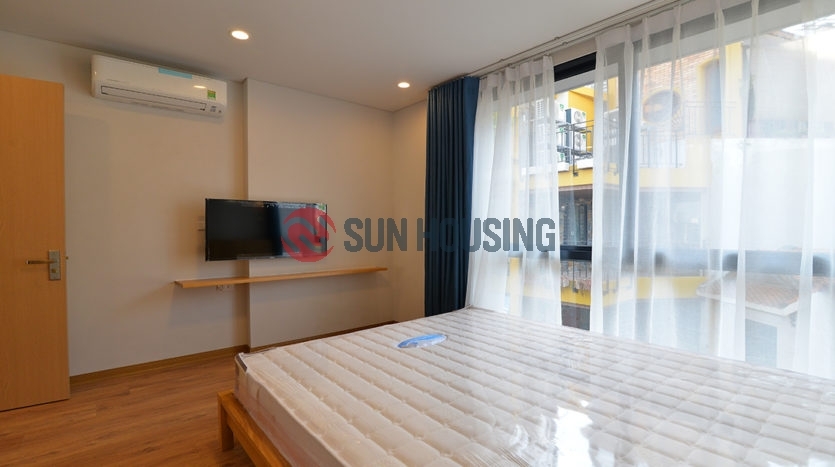 Service 2 bedroom apartment for rent in Ba Mau lake, Dong Da