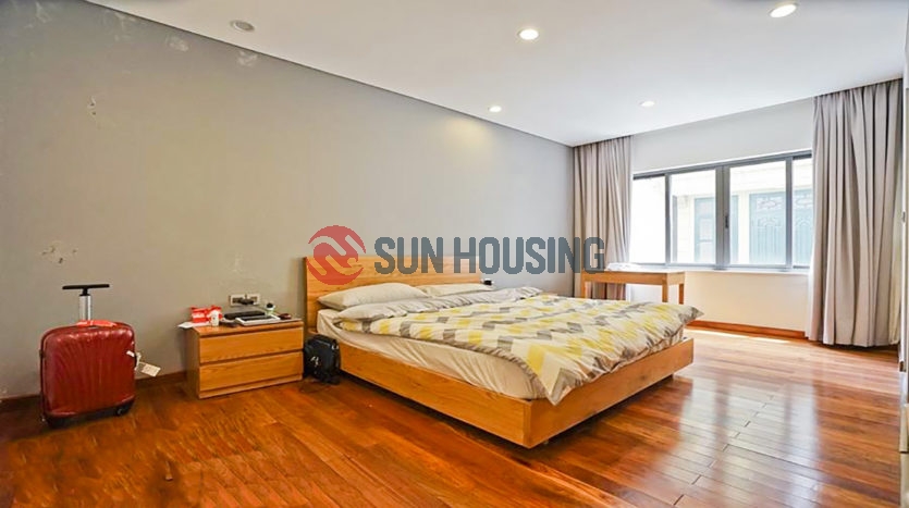 Lake view 2 bedroom apartment in Tu Hoa, Westlake | Recently finished