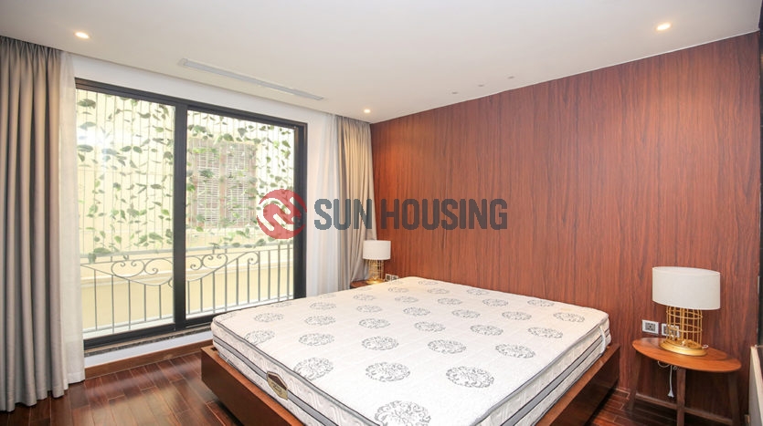 Quality 2 bedroom apartment in Tu Hoa Street for rent with good price