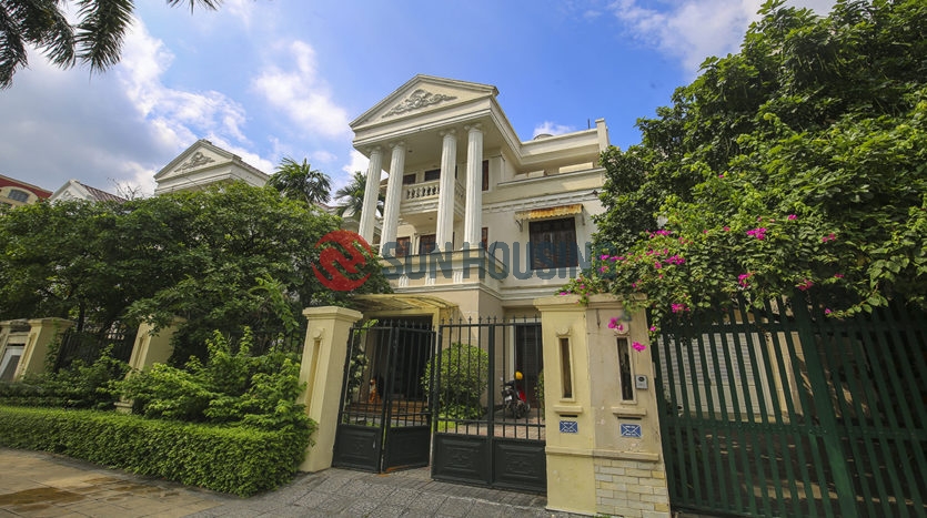 Big garden and larger villa for rent in Ciputra Hanoi