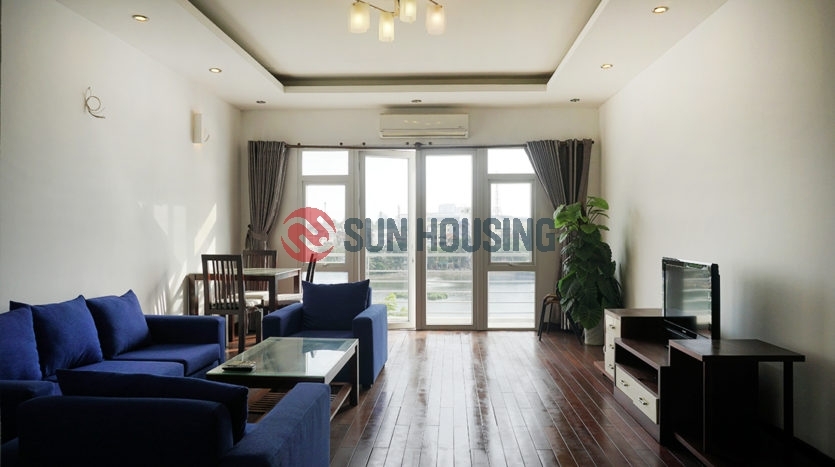Lake views, affordable price 1 bedroom apartment in Tran Vu street for lease