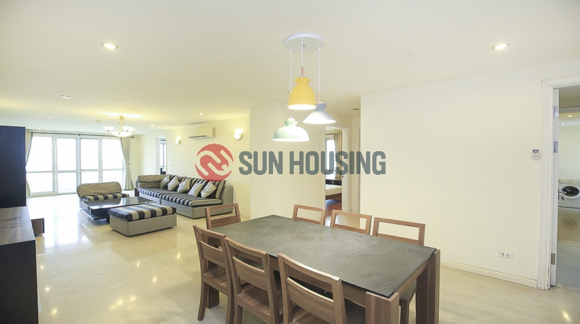 Modernly 3 bedrooms apartment in P building Ciputra for rent.
