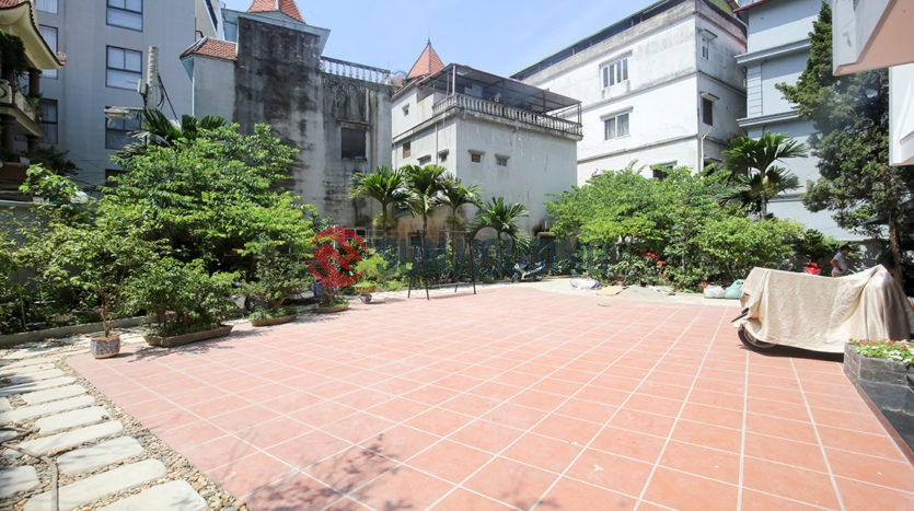 Newly finished 60 sqm 1 bedroom apartment for rent in Tay Ho, long balcony.