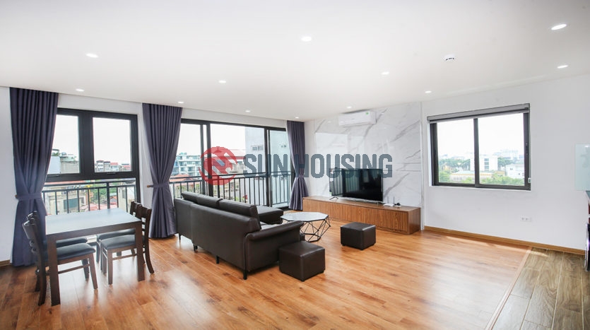 Trinh Cong Son 2 bedroom apartment recently finished with good quality.