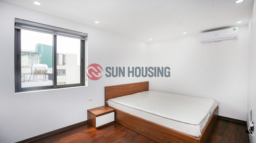 Trinh Cong Son 2 bedroom apartment recently finished with good quality.