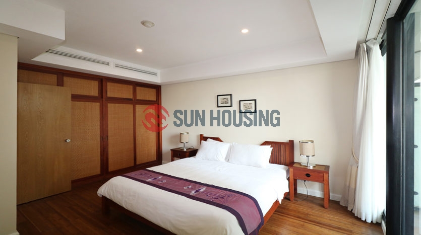 A spacious 180sqm 3 bedroom apartment in Pacific Place 33 Phan Boi Chau