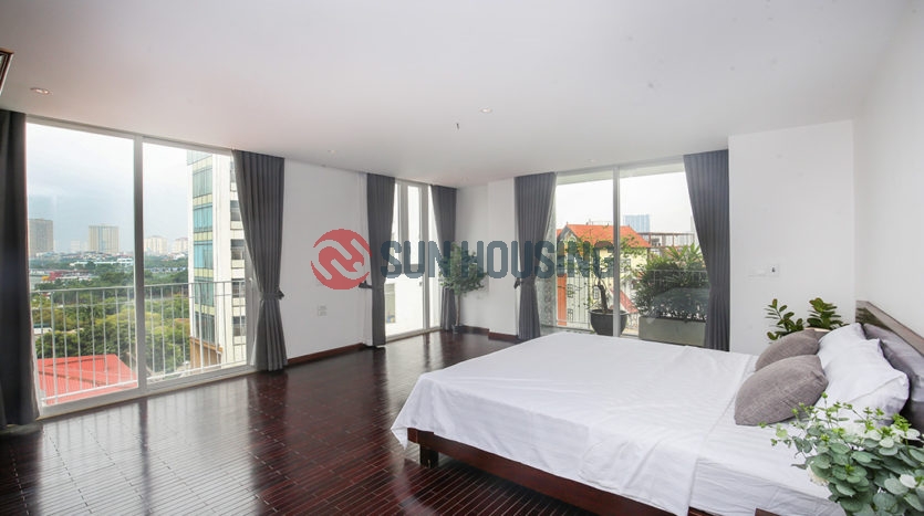 For rent brand new lake-view 3 bedroom apartment in Au Co, Tay Ho.