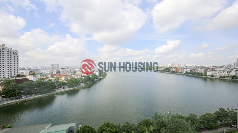 Top floor 3 bedroom apartment for rent, panoramic lake view from balcony.
