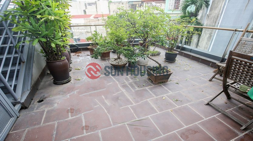 Xuan Dieu 3 bedroom apartment with huge living area of 220 sqm, available now