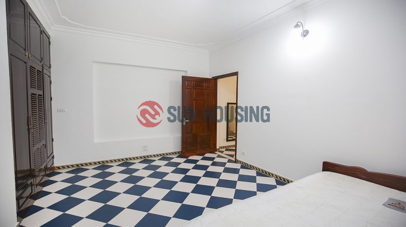 Beautiful house 5 bedrooms in center Tay Ho to rent