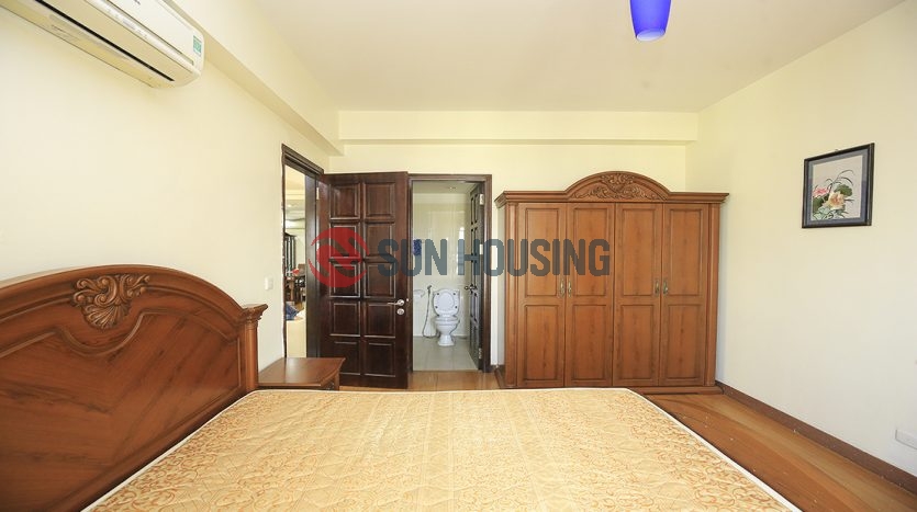 Puce tone 3 bedroom apartment in G3 Ciputra, Tay ho for lease.