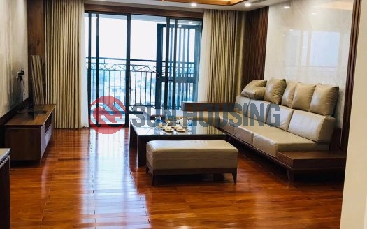 Lake views, nice and affordable price 3 bedrooms apartment in D’le Roi Soilei for lease.