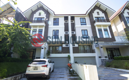 Charming villa with 5 bedrooms in Q block Ciputra to rent.