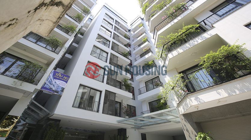 Modern, luxury and a charming 03 bedrooms service apartment in Tay ho street for lease.